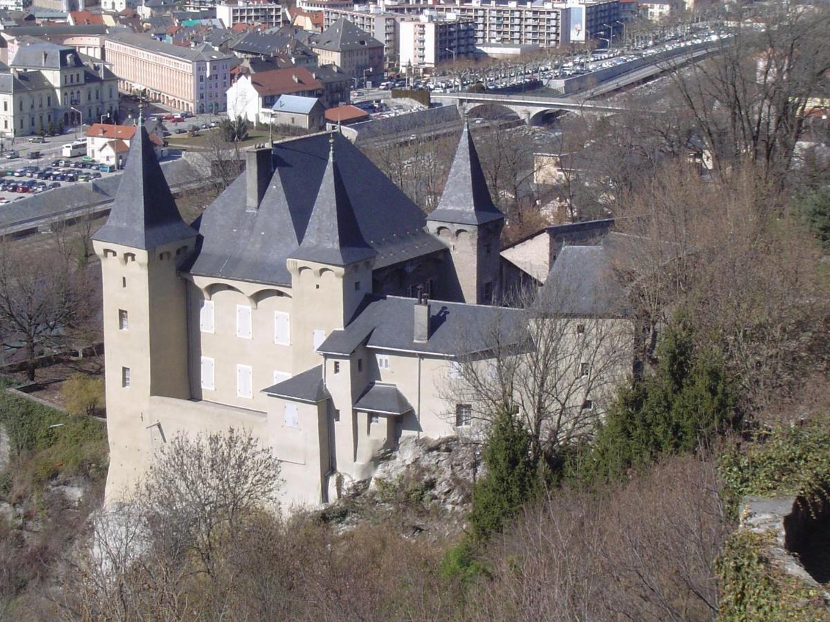Au Cheval Blanc - Appartements Et Chambres D'Hotes Albertville Exteriér fotografie