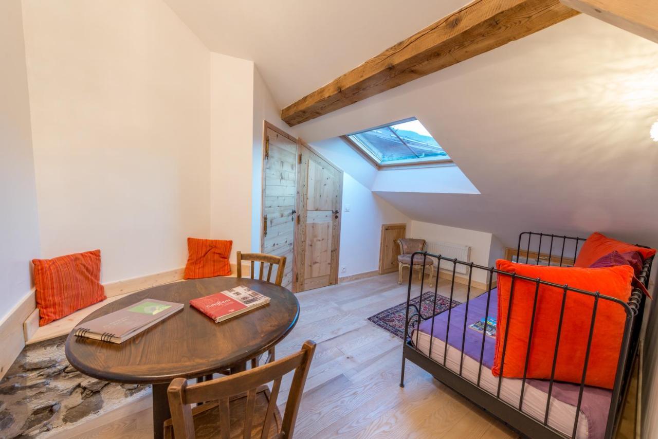 Au Cheval Blanc - Appartements Et Chambres D'Hotes Albertville Exteriér fotografie