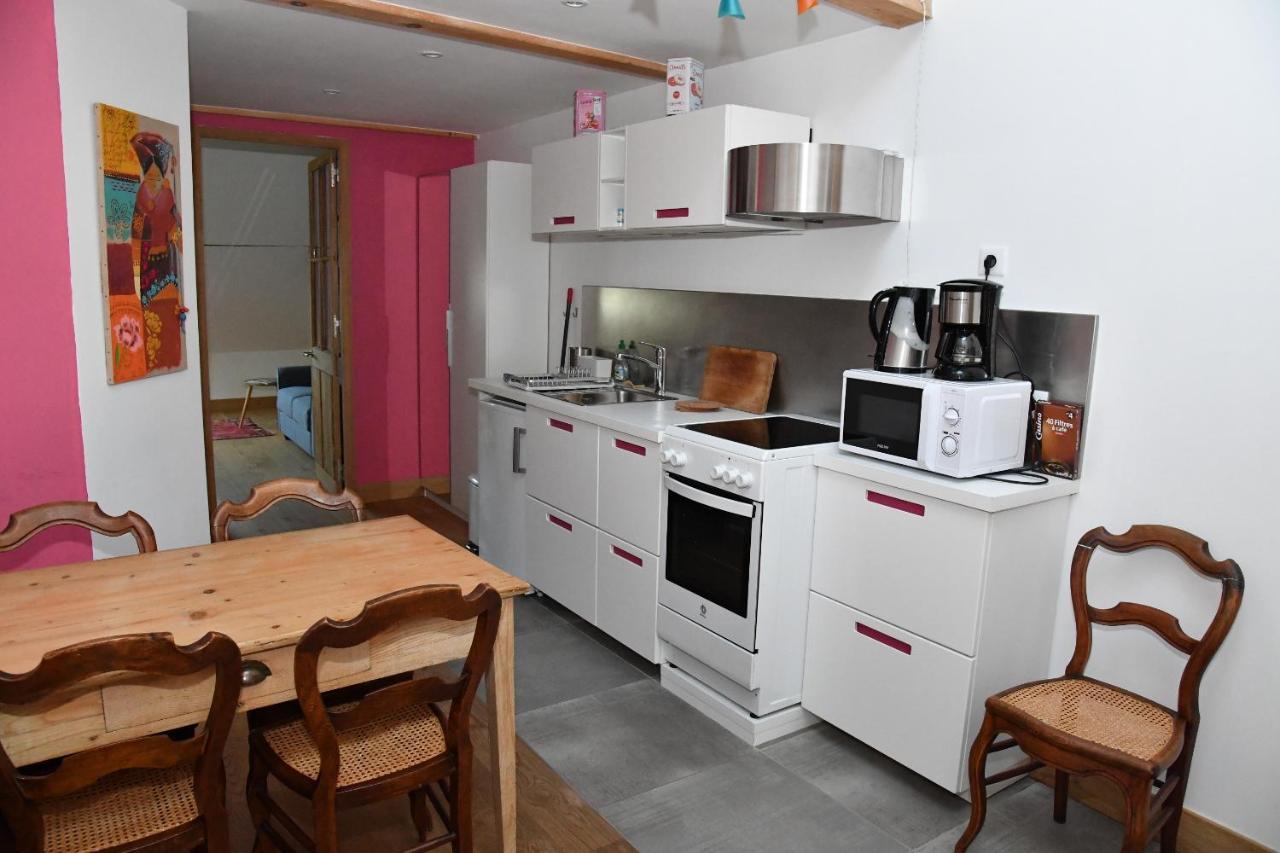 Au Cheval Blanc - Appartements Et Chambres D'Hotes Albertville Exteriér fotografie