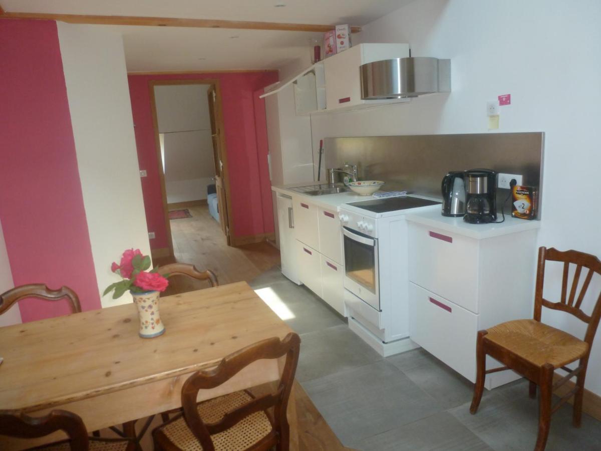 Au Cheval Blanc - Appartements Et Chambres D'Hotes Albertville Exteriér fotografie