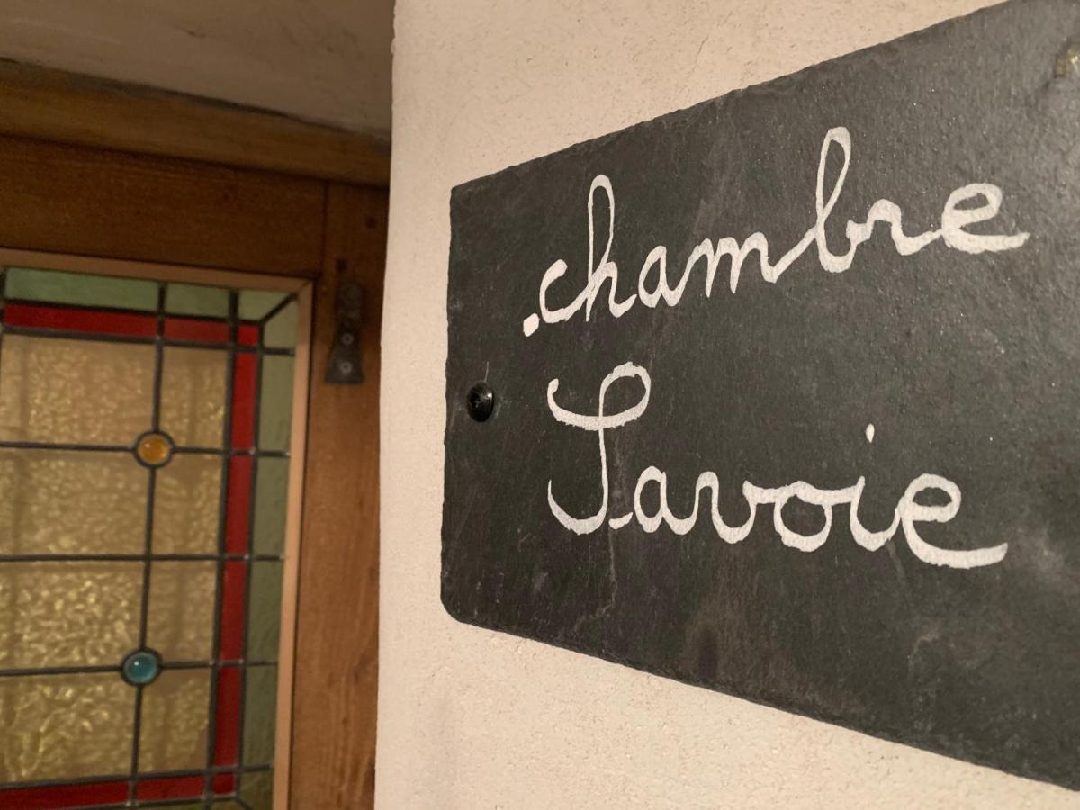 Au Cheval Blanc - Appartements Et Chambres D'Hotes Albertville Exteriér fotografie