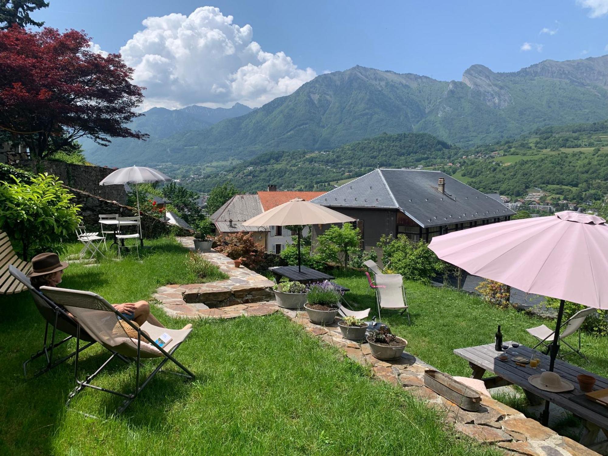 Au Cheval Blanc - Appartements Et Chambres D'Hotes Albertville Exteriér fotografie